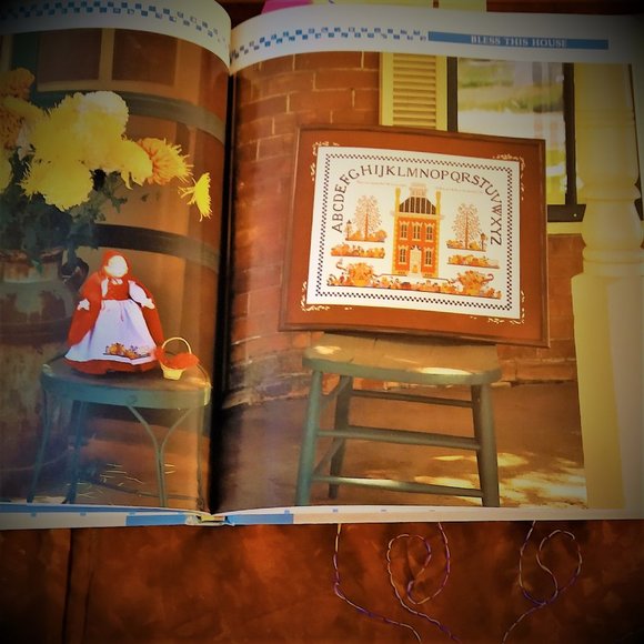 COUNTRY CROSS-STITCH DESIGNS -ELLEN STOUFFER 1990 - Picture 5 of 16